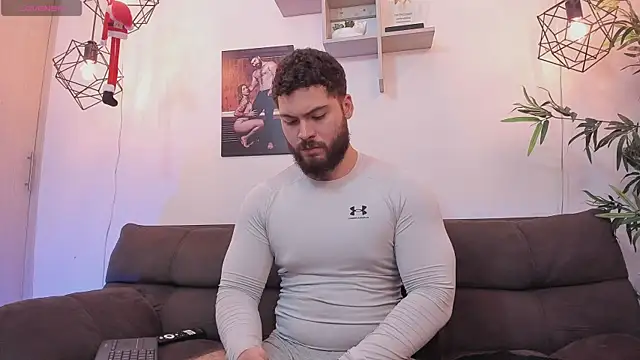 Snapshot of SebastianVilla_ chatting on 01-16-26, 10:58 SebastianVilla online show from 01-16-26, 10:58