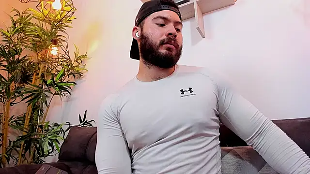 SebastianVilla  online show from 07-10-26, 10:10