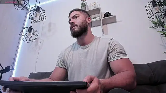 SebastianVilla  online show from 03-19-25, 02:35