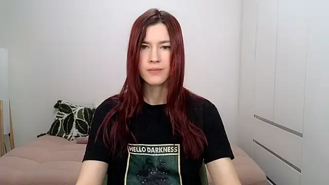 AliciaNewell online show from 12-20-25, 05:10