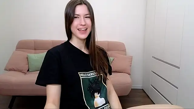 Snapshot of AliciaNewell chatting on 02-25-25, 08:58 AliciaNewell online show from 02-25-25, 08:58
