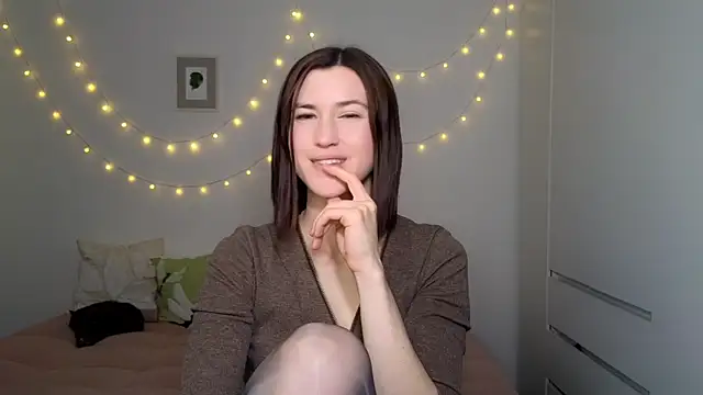 Snapshot of AliciaNewell chatting on 05-29-26, 04:13 AliciaNewell online show from 05-29-26, 04:13