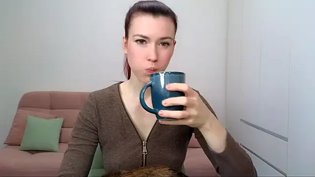 Snapshot of AliciaNewell chatting on 09-21-25, 10:09 AliciaNewell online show from 09-21-25, 10:09
