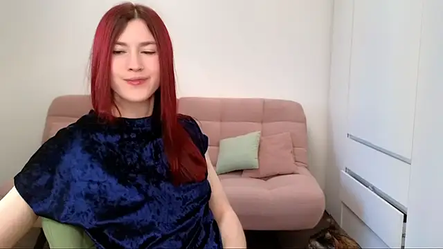 Snapshot of AliciaNewell chatting on 09-11-25, 04:34 AliciaNewell online show from 09-11-25, 04:34