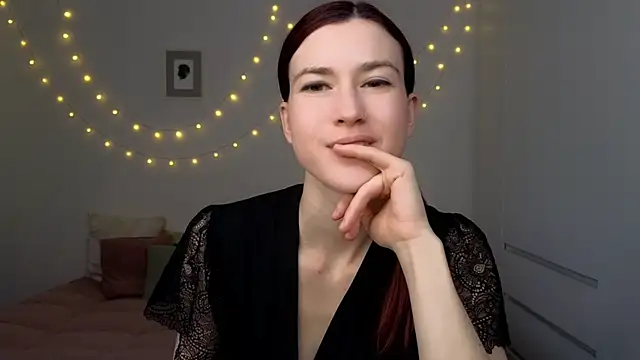 AliciaNewell online show from 03-25-26, 03:22