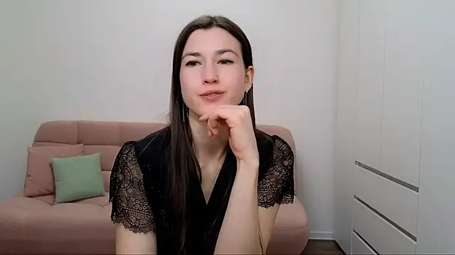 Snapshot of AliciaNewell chatting on 02-11-25, 12:47 AliciaNewell online show from 02-11-25, 12:47