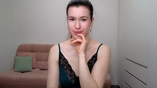 Snapshot of AliciaNewell chatting on 03-13-25, 08:11 AliciaNewell online show from 03-13-25, 08:11
