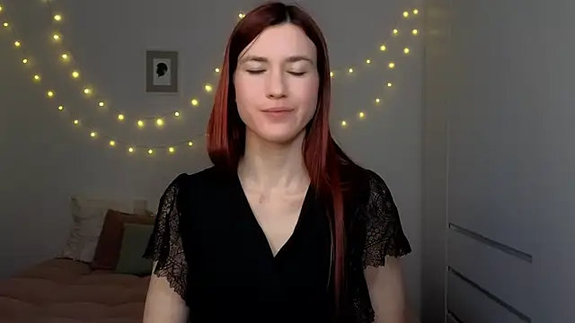 Snapshot of AliciaNewell chatting on 04-25-26, 03:53 AliciaNewell online show from 04-25-26, 03:53