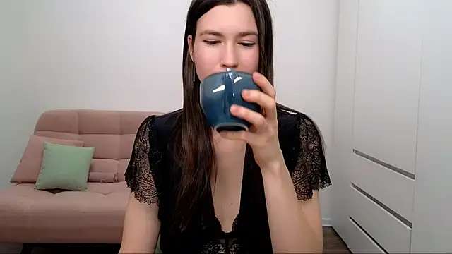 Snapshot of AliciaNewell chatting on 02-17-25, 03:00 AliciaNewell online show from 02-17-25, 03:00