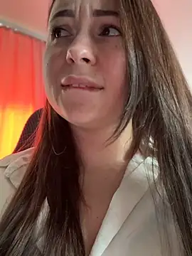 Snapshot of dreams4u chatting on 07-17-26, 07:38 dreams4u online show from 07-17-26, 07:38