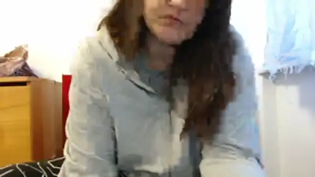 Snapshot of Lucinka1 chatting on 03-19-26, 04:18 Lucinka1 online show from 03-19-26, 04:18