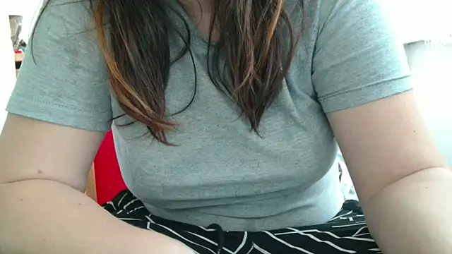 Snapshot of Lucinka1 chatting on 03-21-26, 01:48 Lucinka1 online show from 03-21-26, 01:48