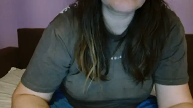 Snapshot of Lucinka1 chatting on 03-26-26, 05:33 Lucinka1 online show from 03-26-26, 05:33