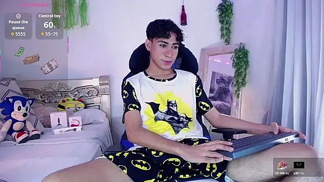 huge armound online show from 10-10-25, 03:18