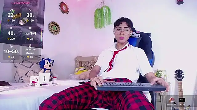 huge armound online show from 10-09-25, 03:07