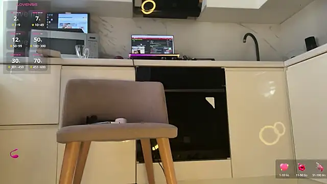 Marina- online show from 11-19-25, 08:36