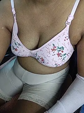 Snapshot of Telugu_ammayi_pooja chatting on 06-09-26, 05:47 Telugu ammayi pooja online show from 06-09-26, 05:47