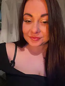 Snapshot of DaisyStreet chatting on 04-18-26, 07:07 DaisyStreet online show from 04-18-26, 07:07