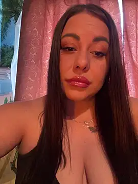 Snapshot of DaisyStreet chatting on 07-14-26, 10:54 DaisyStreet online show from 07-14-26, 10:54