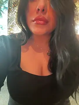 Snapshot of DaisyStreet chatting on 05-16-26, 03:11 DaisyStreet online show from 05-16-26, 03:11