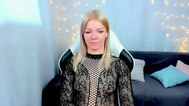 Snapshot of Lily_Daviss chatting on 04-21-26, 03:02 Lily Daviss online show from 04-21-26, 03:02