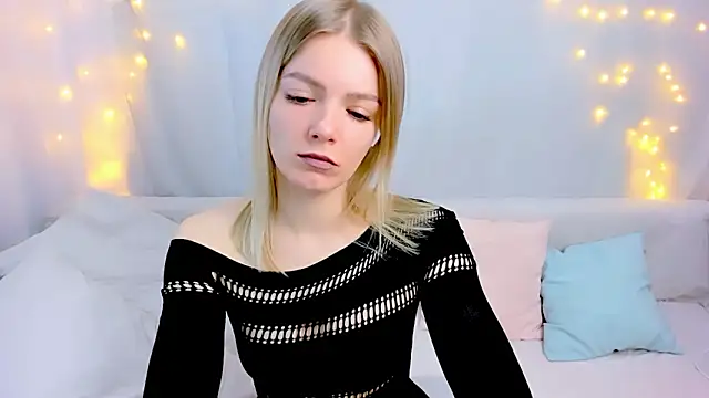 Snapshot of Lily_Daviss chatting on 02-13-26, 02:55 Lily Daviss online show from 02-13-26, 02:55