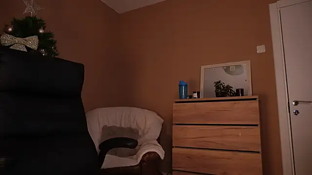 KaylaLaine online show from 12-18-25, 07:13