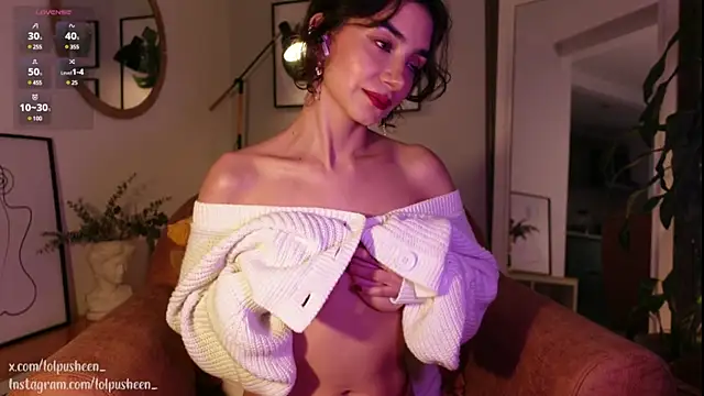 Snapshot of JulietteDee chatting on 02-10-25, 10:19 JulietteDee online show from 02-10-25, 10:19