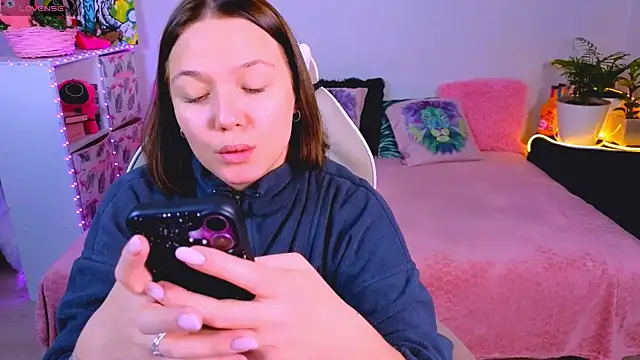 Karen morris online show from 11-26-25, 04:01