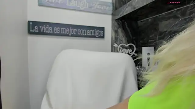 miss danika online show from 11-14-25, 11:03