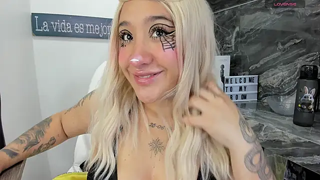 miss danika online show from 10-29-25, 11:09