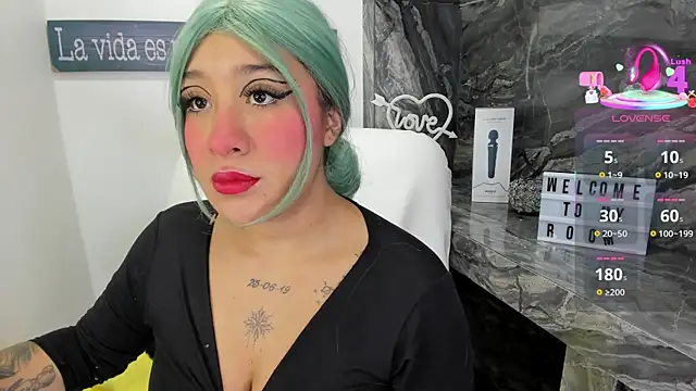 miss danika online show from 11-25-25, 10:59