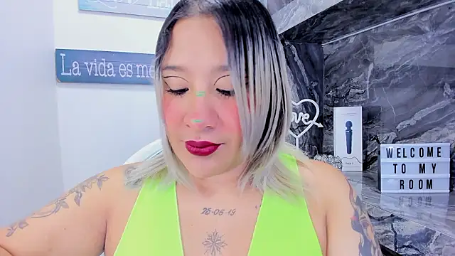 miss danika online show from 02-05-26, 11:06