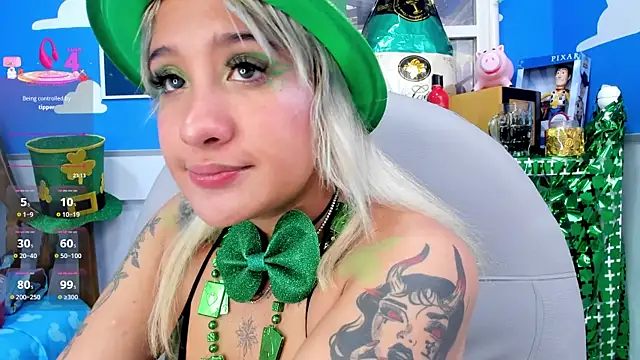 Snapshot of miss_danika chatting on 03-17-25, 02:12 miss danika online show from 03-17-25, 02:12