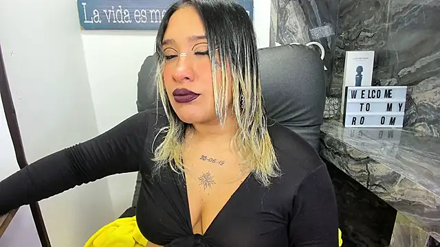 miss danika online show from 05-04-26, 11:02