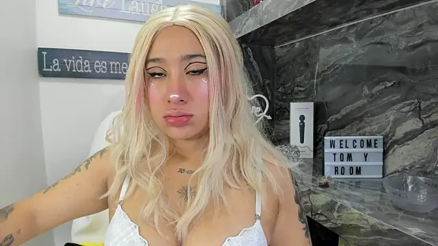 Snapshot of miss_danika chatting on 10-08-25, 11:01 miss danika online show from 10-08-25, 11:01