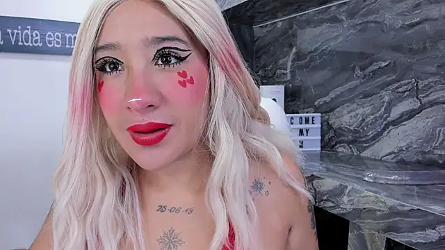 miss danika online show from 11-11-25, 11:16