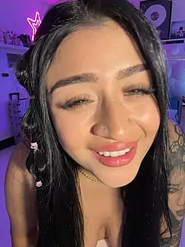 Snapshot of lucianaroy chatting on 05-19-26, 11:34 lucianaroy online show from 05-19-26, 11:34