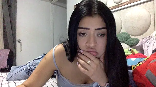 Snapshot of lucianaroy chatting on 07-18-26, 01:25 lucianaroy online show from 07-18-26, 01:25