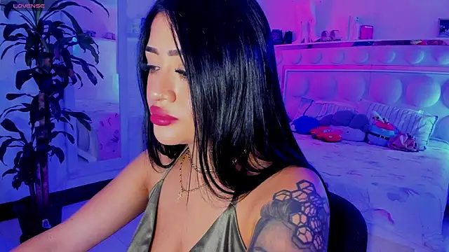 Snapshot of lucianaroy chatting on 06-12-26, 09:56 lucianaroy online show from 06-12-26, 09:56