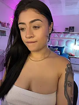 Snapshot of lucianaroy chatting on 07-05-26, 10:27 lucianaroy online show from 07-05-26, 10:27