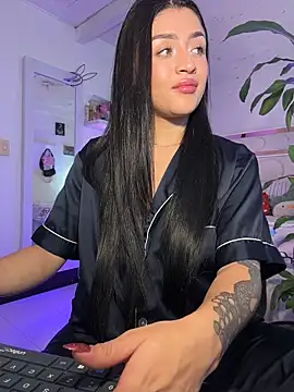 lucianaroy online show from 12-19-25, 05:00