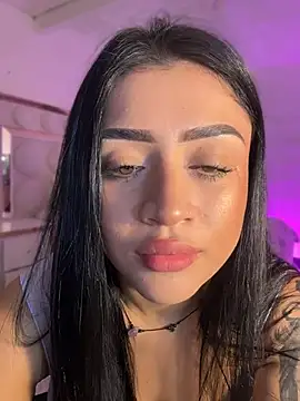 Snapshot of lucianaroy chatting on 07-10-26, 10:21 lucianaroy online show from 07-10-26, 10:21