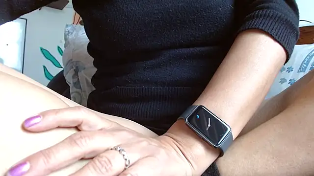 lupita84 online show from 11-16-25, 07:40