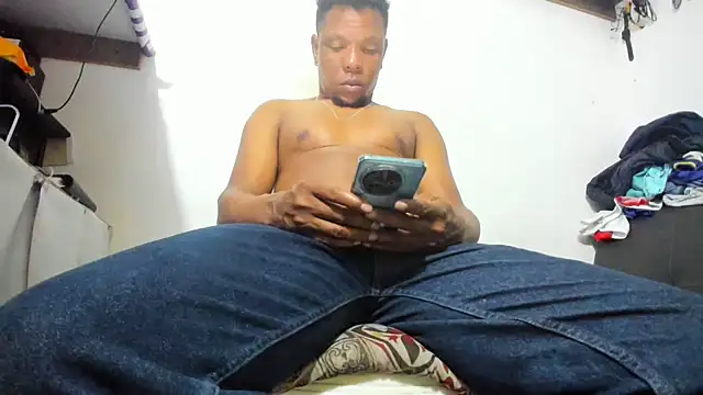 hugo3918  online show from 11-24-25, 02:39