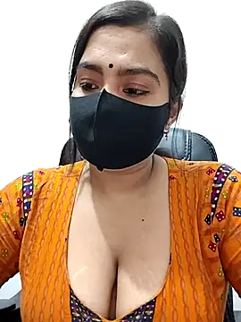 Snapshot of Ritusri_Dotta chatting on 10-18-25, 03:58 Ritusri Dotta online show from 10-18-25, 03:58
