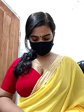 Snapshot of Ritusri_Dotta chatting on 02-24-25, 11:09 Ritusri Dotta online show from 02-24-25, 11:09