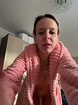 LikaCat online show from 01-15-26, 03:43