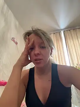 LikaCat online show from 03-10-26, 04:05