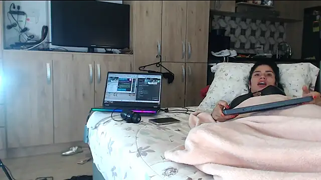 Alondra fetish online show from 02-27-25, 08:46